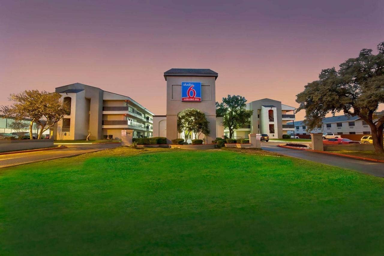 Studio 6-San Antonio, Tx - Airport ภายนอก รูปภาพ